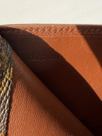 Vintage 80s Louis Vuitton monogram bifold wallet