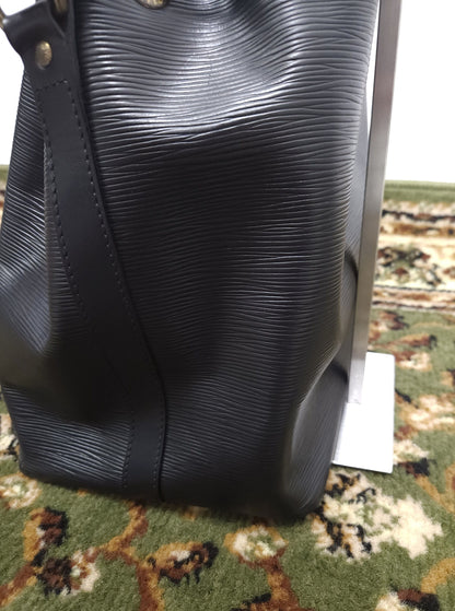 Vtg 80s Louis Vuitton epi leather petit noe bucket bag