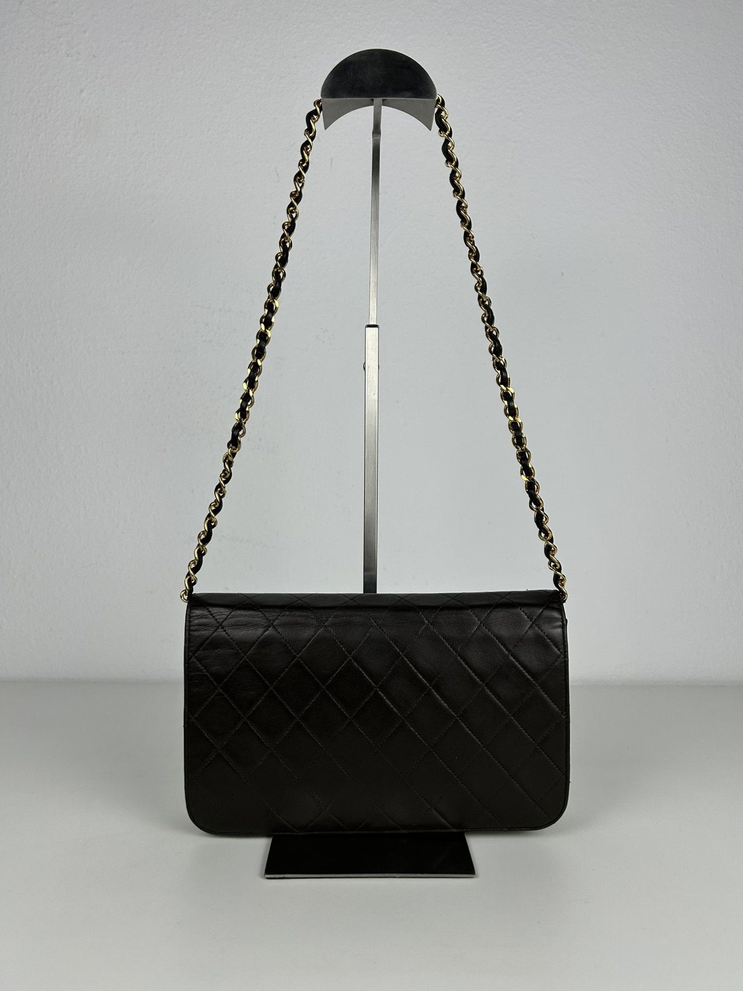 Vintage Chanel timeless/ classique in matelasse quilted lambskin