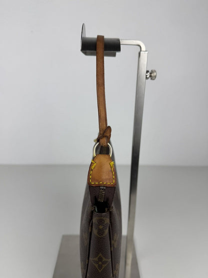 Louis Vuitton monogram pochette accessoires