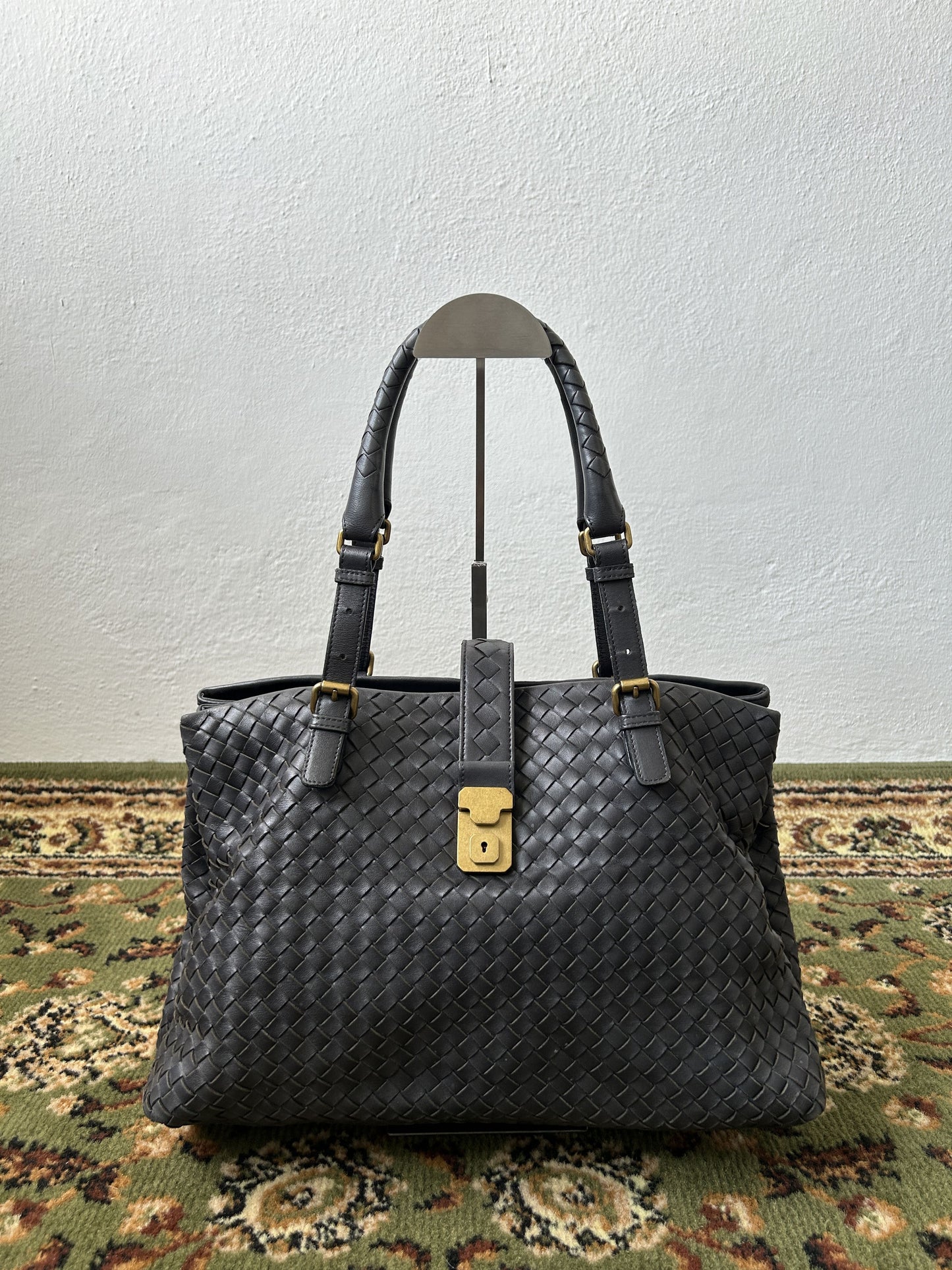 Bottega veneta intrecciato leather roma handbag