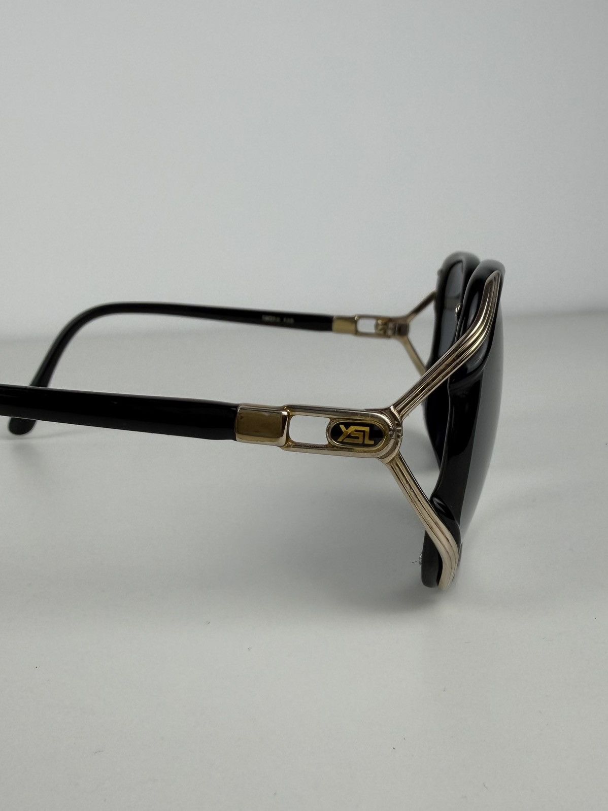 Vintage 80s Yves Saint Laurent 30-8521 oversized sunglasses