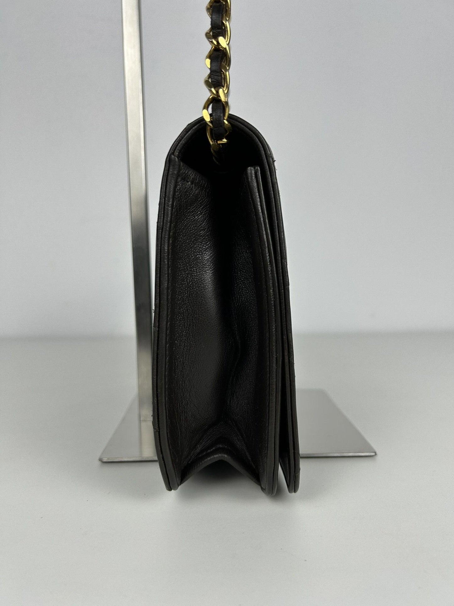 Vintage Chanel timeless/ classique in matelasse quilted lambskin