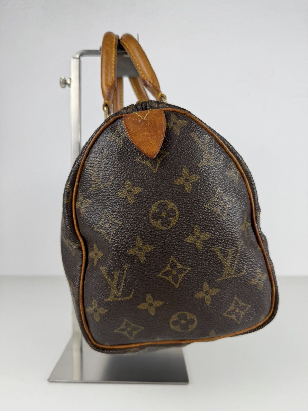 Vintage Louis Vuitton monogram speedy 25
