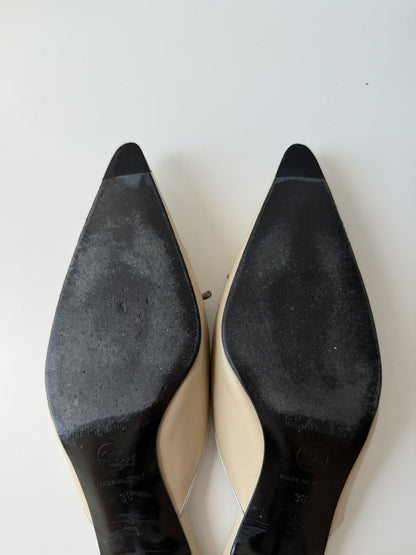 Vintage Chanel pointed toe bow kitten heels
