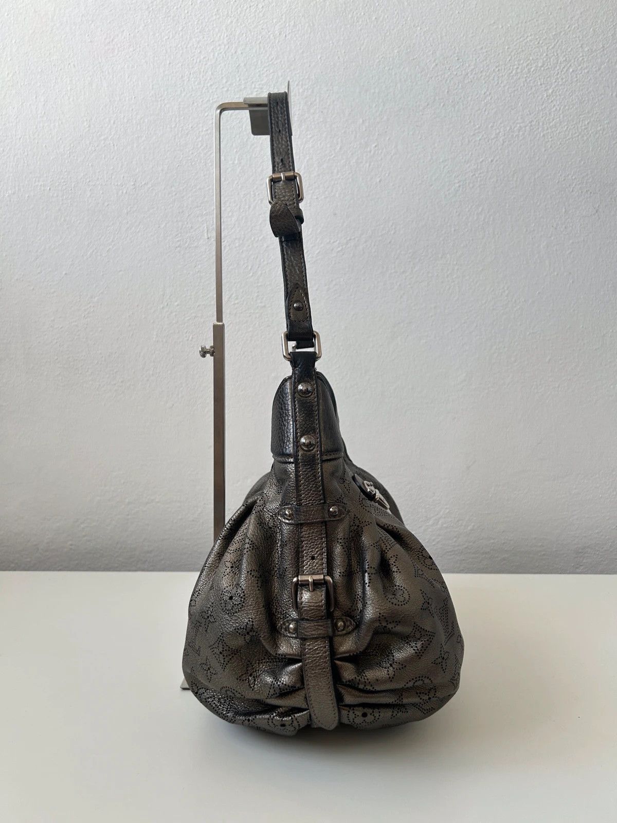 Louis Vuitton Argent Monogram Mahina handbag