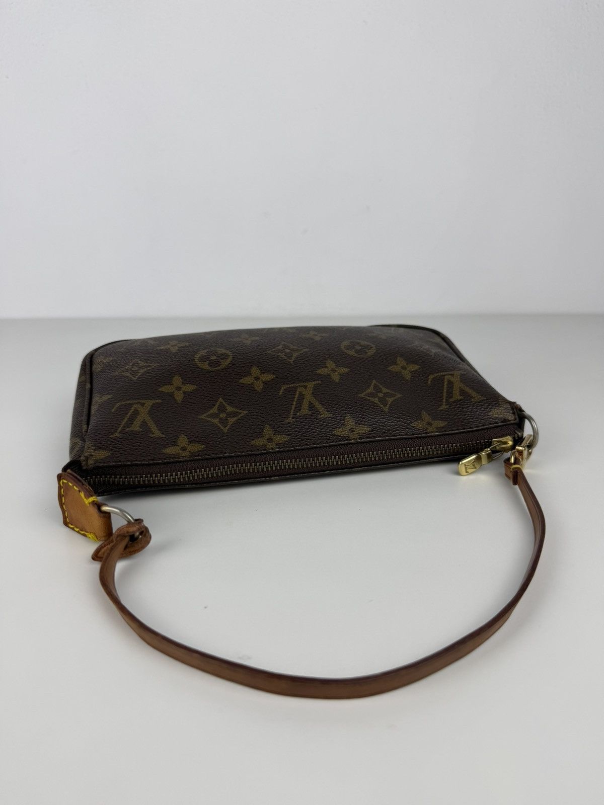 Louis Vuitton monogram pochette accessoires