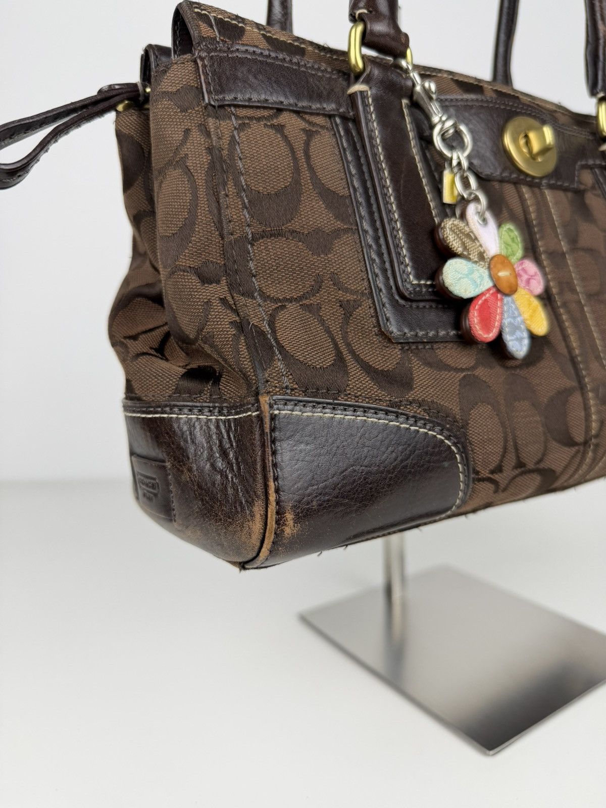Coach hamptons carryall signature tote with flower charm