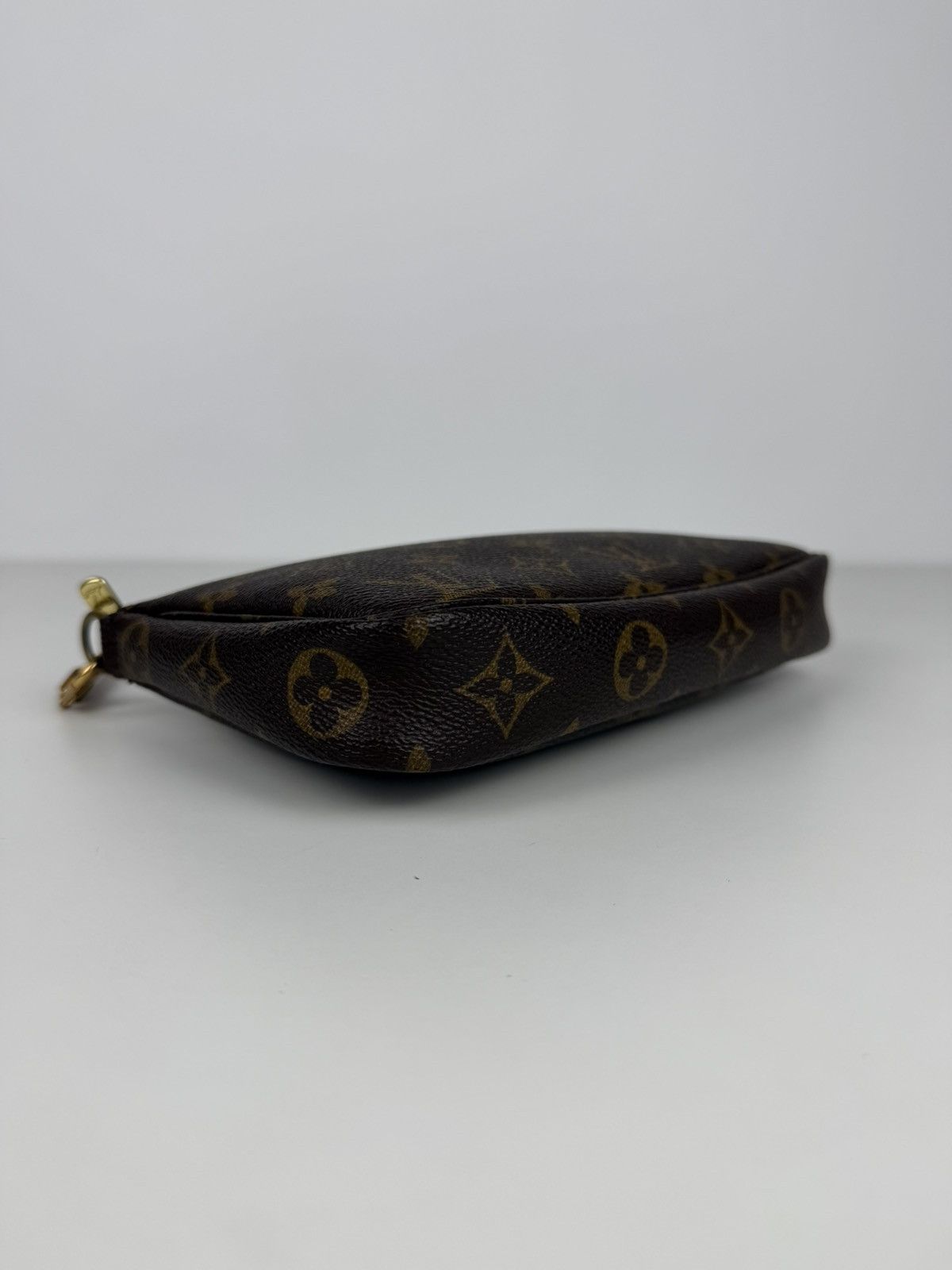 Louis Vuitton monogram pochette accessoires