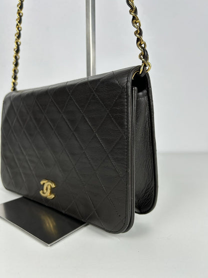Vintage Chanel timeless/ classique in matelasse quilted lambskin