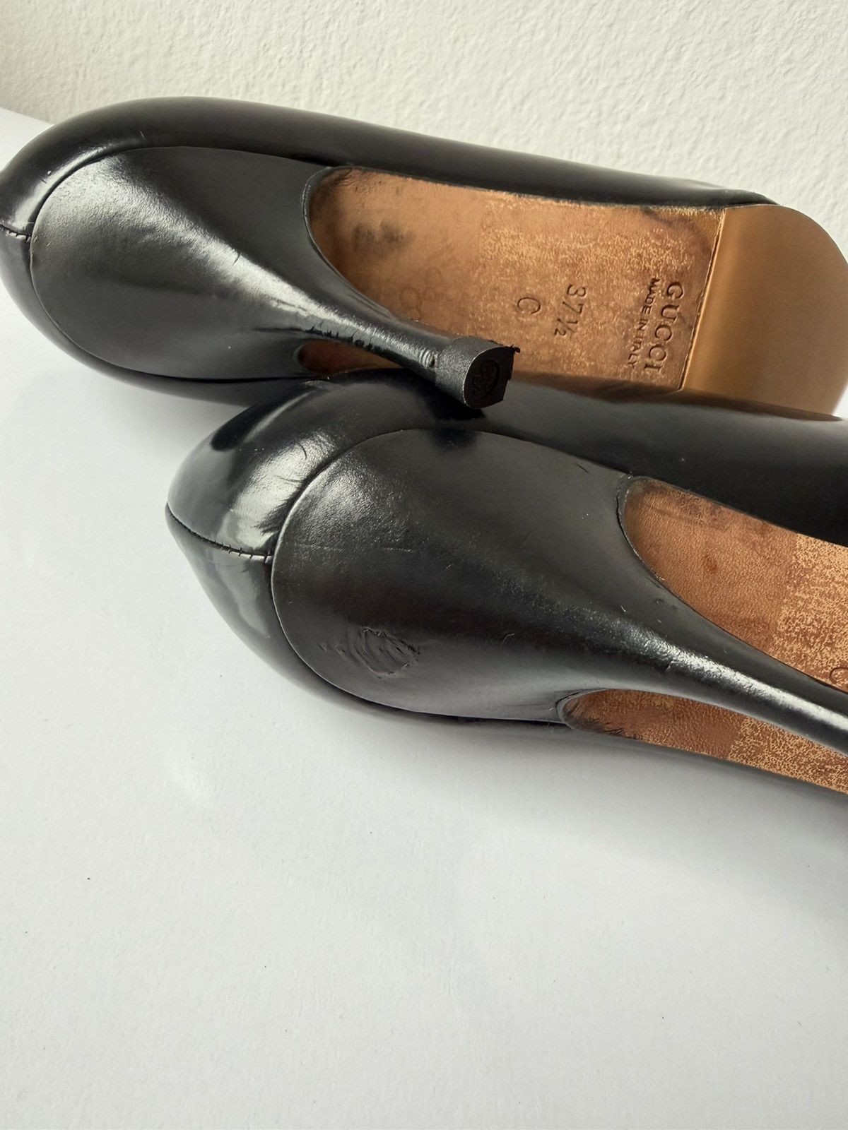 Vintage Gucci horsebit pointed toe patent leather pumps