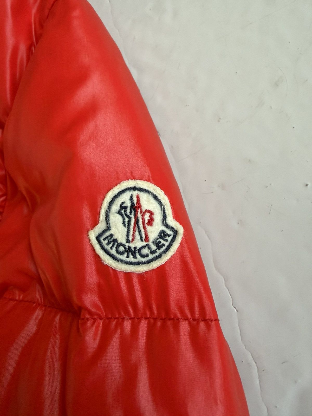 Vintage moncler puffer jacket with badge
