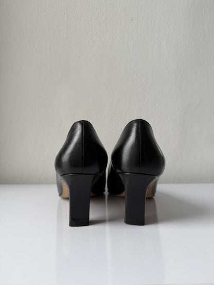 AW2001 Chanel embossed logo long toe leather pumps