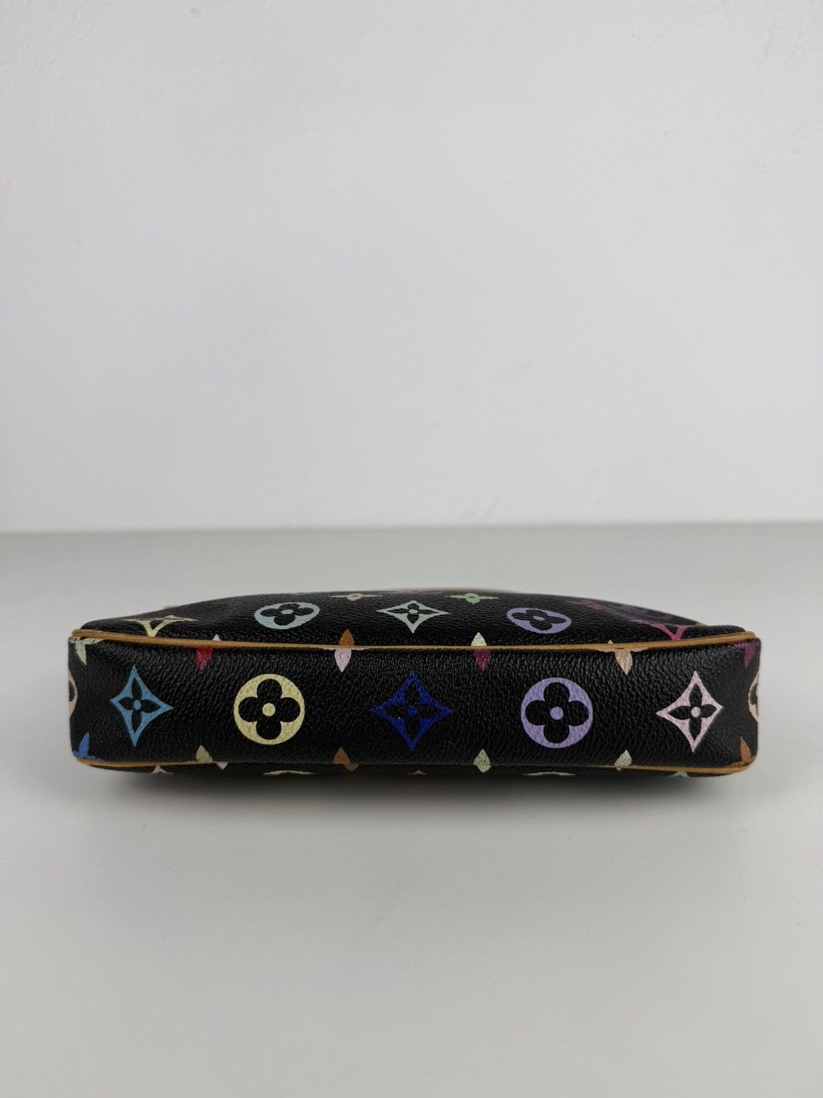 Louis Vuitton x Takashi Murakami pochette accessoires multicolor
