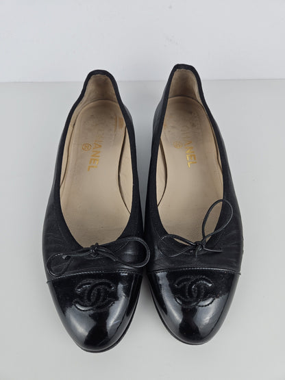 Vintage Chanel ribbon CC logo ballet flats