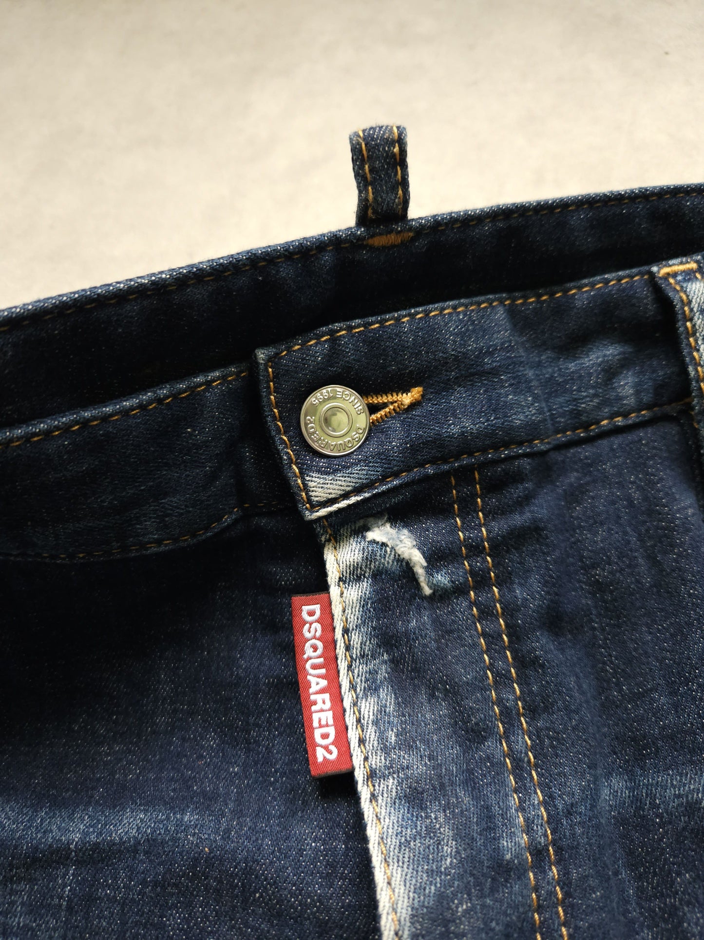 Dsquared2 Dan Commando Short distressed SS2023