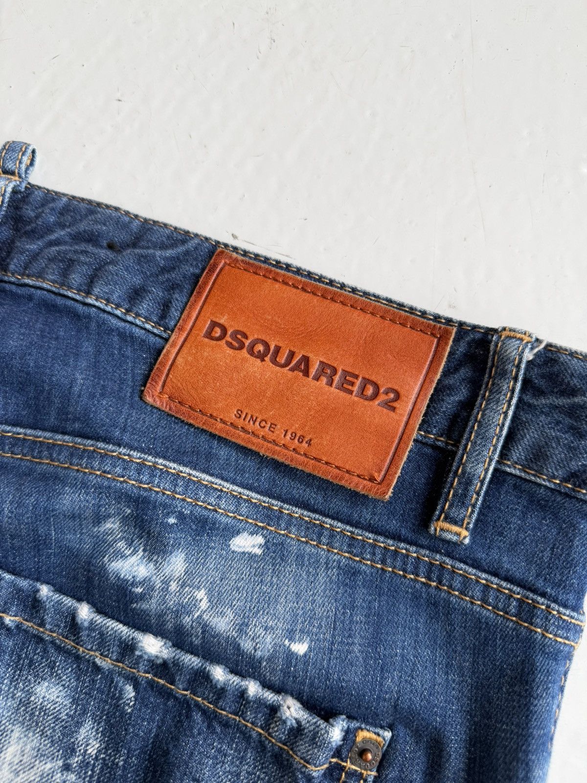 Dsquared2 distressed cool girl cropped jean