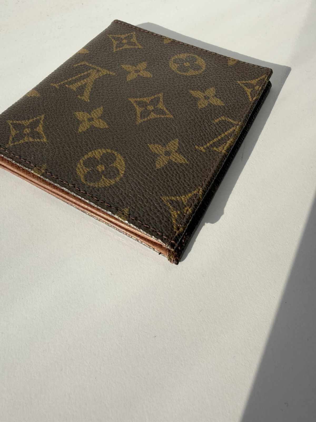 Vintage 80s Louis Vuitton monogram bifold wallet