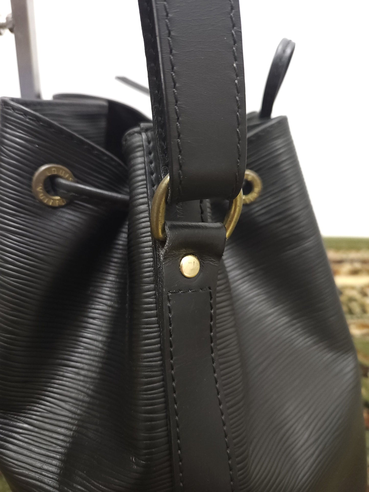 Vtg 80s Louis Vuitton epi leather petit noe bucket bag