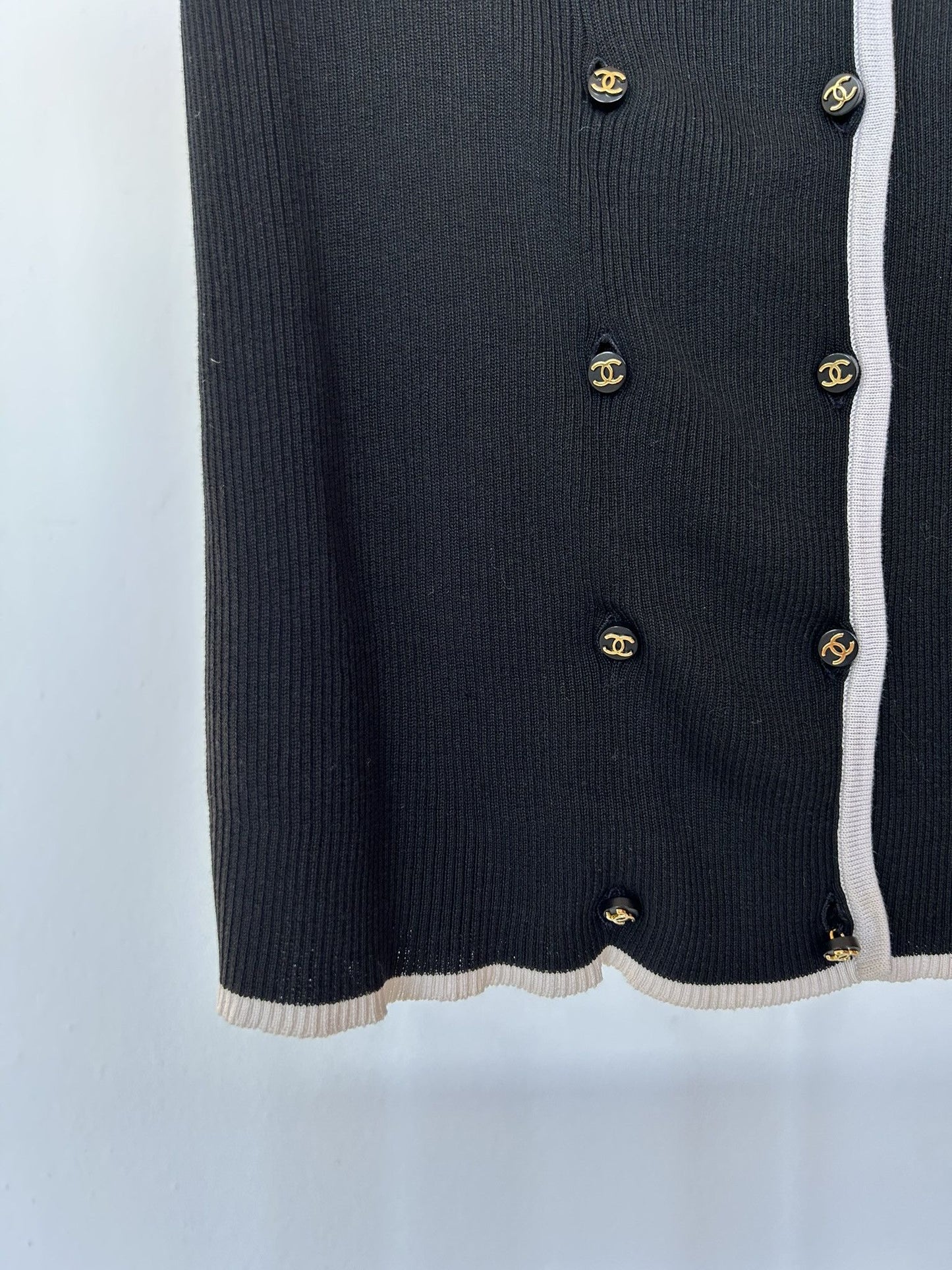 SS1995 Chanel double breasted button up tank top