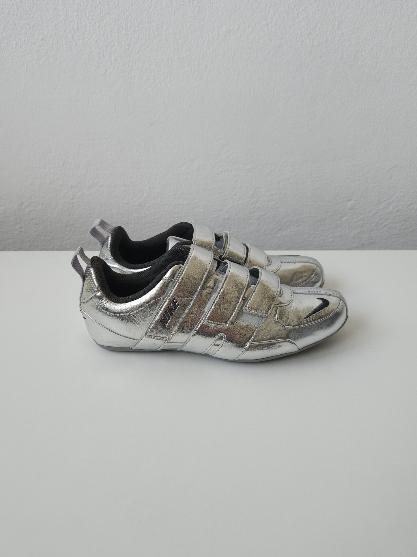 Vintage y2k nike fixed speed V silver