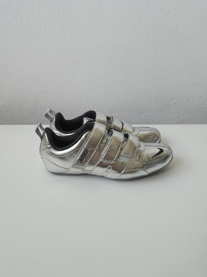 Vintage y2k nike fixed speed V silver