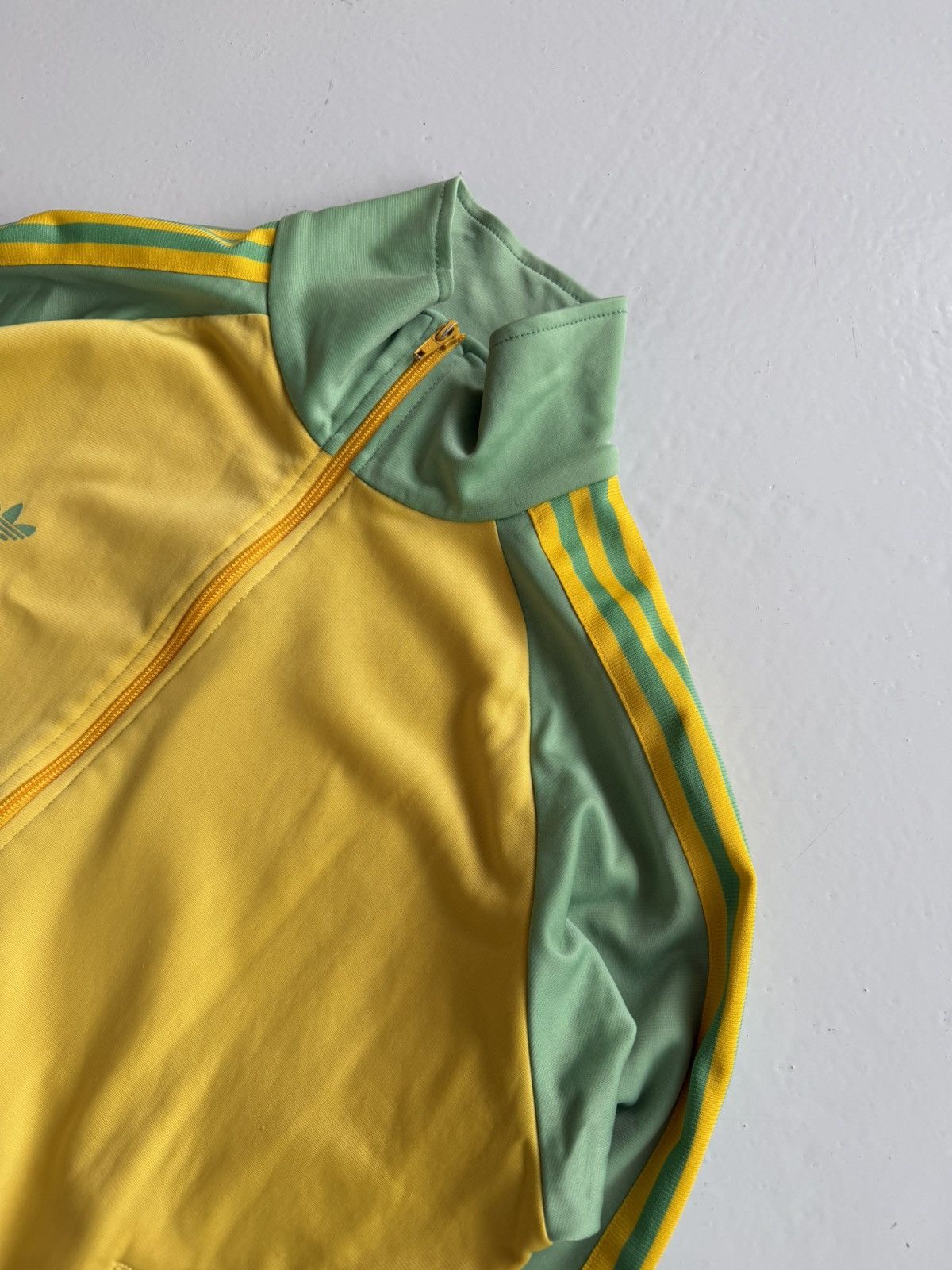 Vintage y2k Adidas Zimbabwe trefoil track jacket
