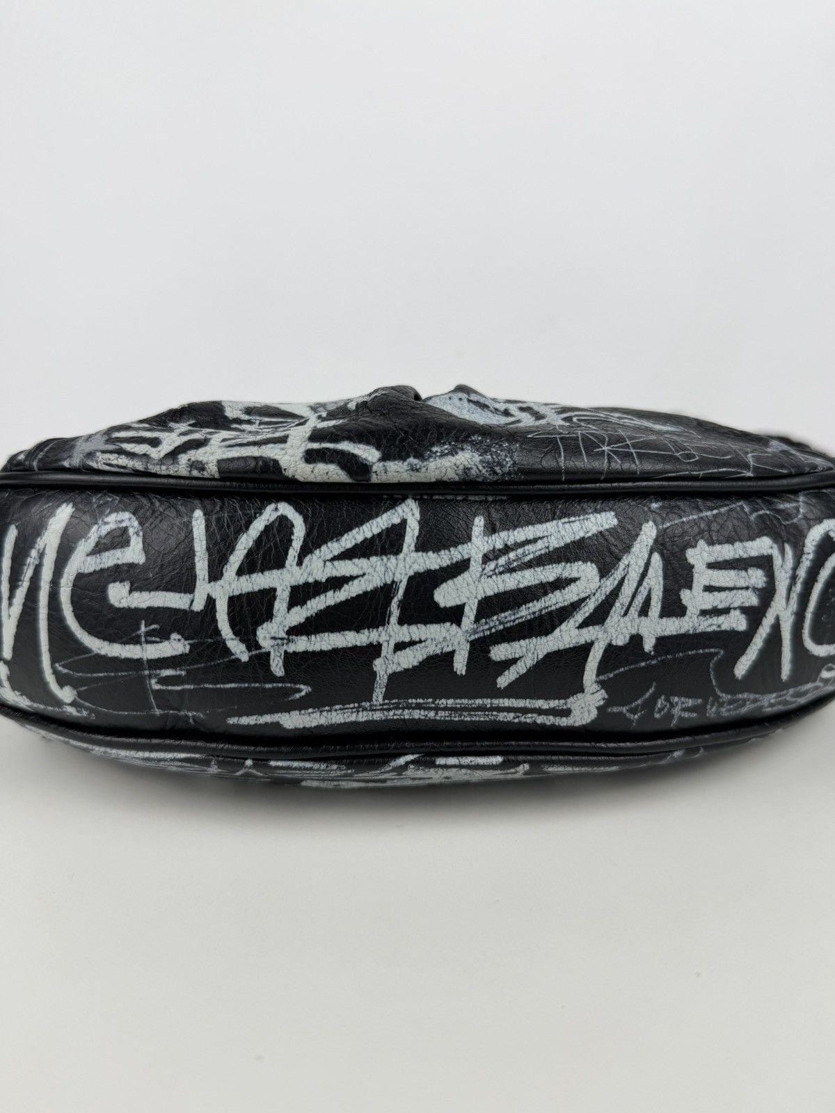 Balenciaga le cagole xs graffiti