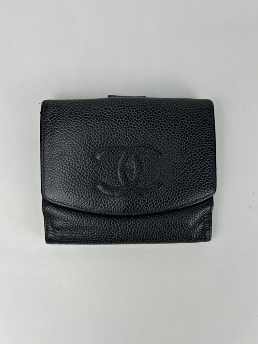 Vintage Chanel CC logo caviar leather trifold wallet