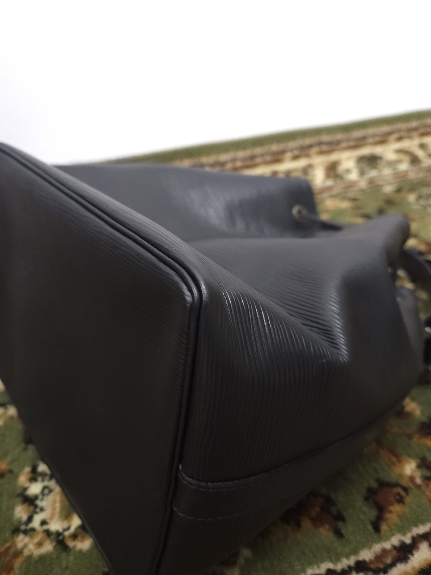 Vtg 80s Louis Vuitton epi leather petit noe bucket bag