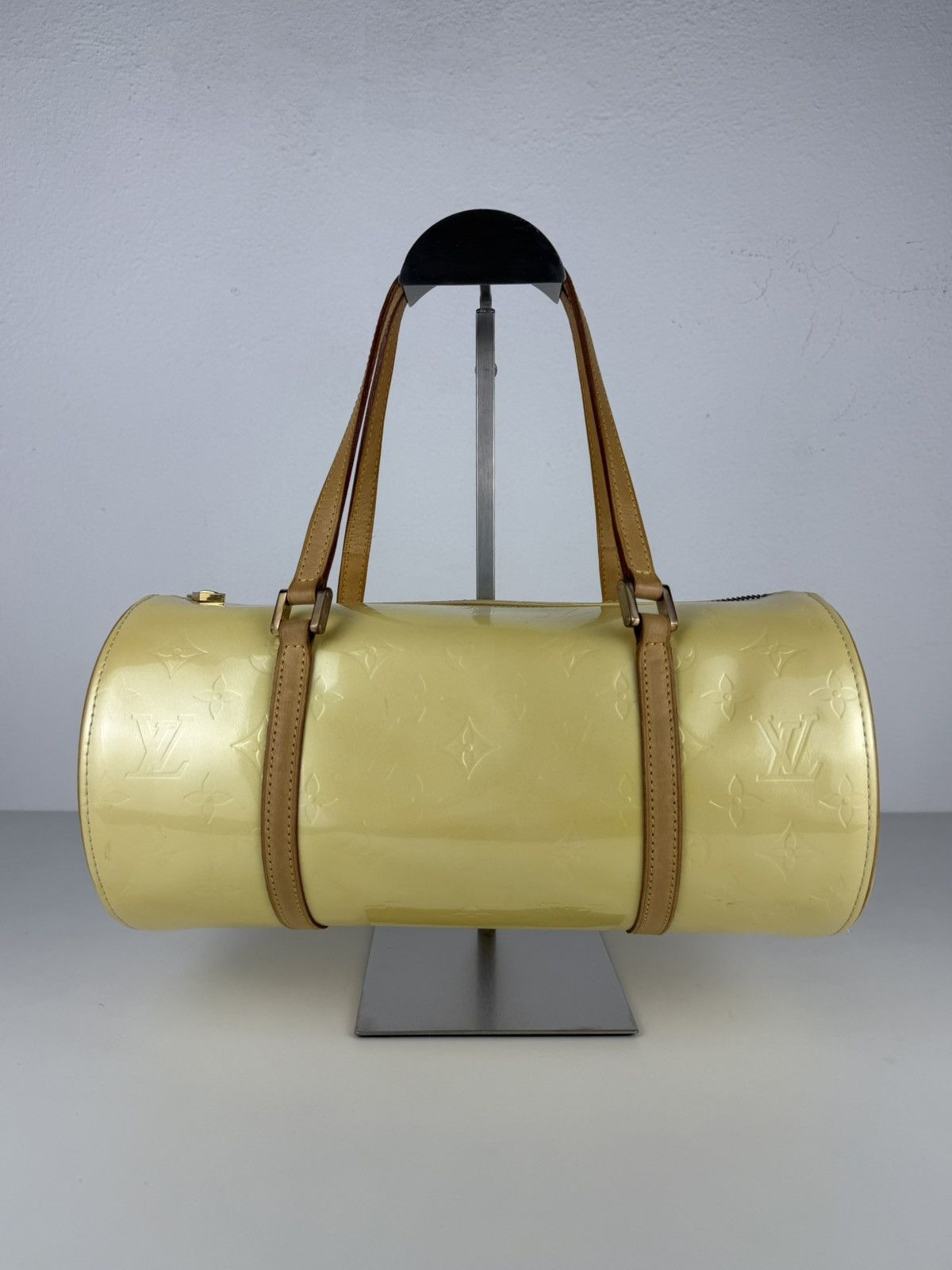 Louis Vuitton vernis monogram bedford handbag in buttery