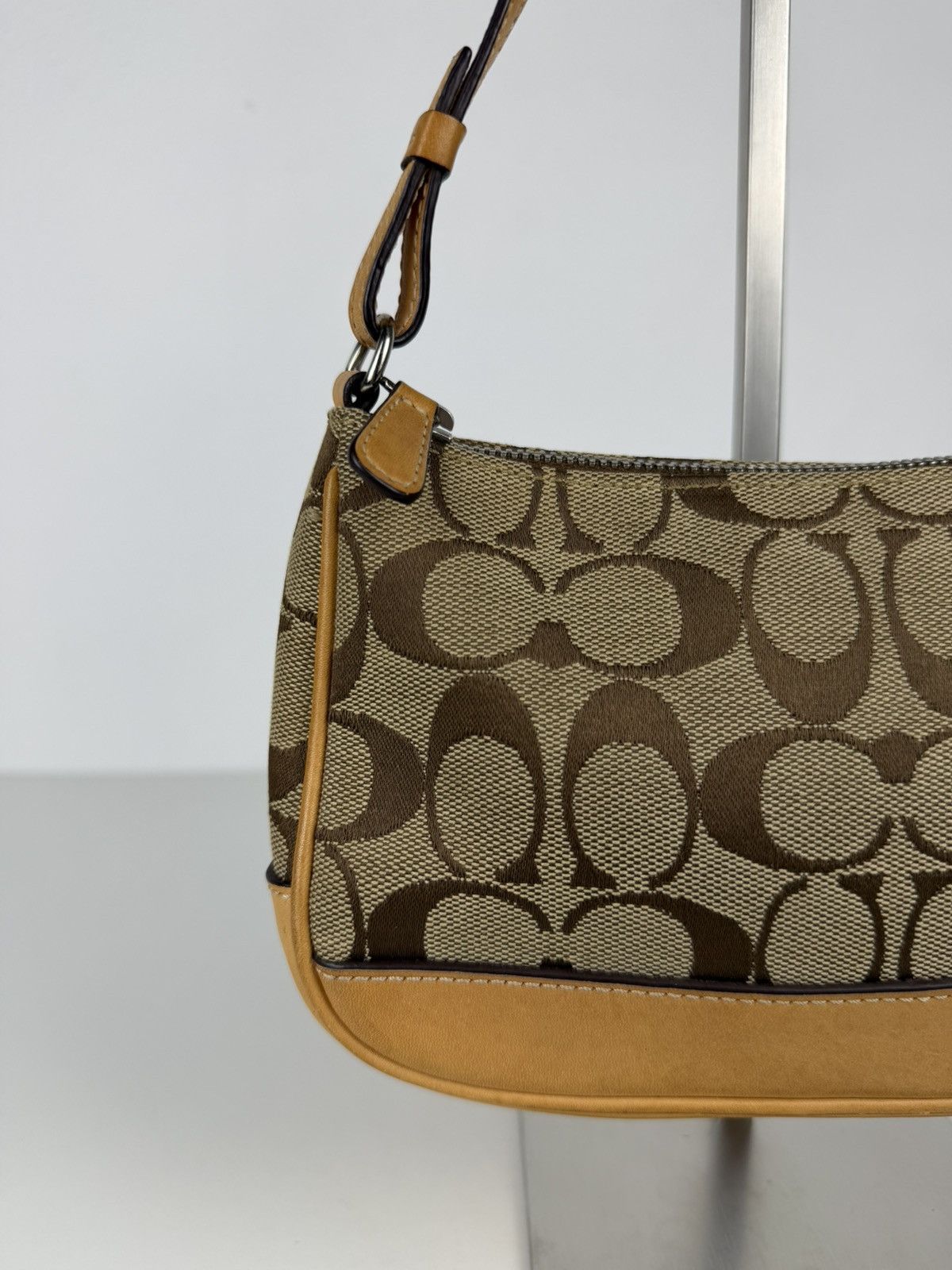 Coach signature demi mini pouch