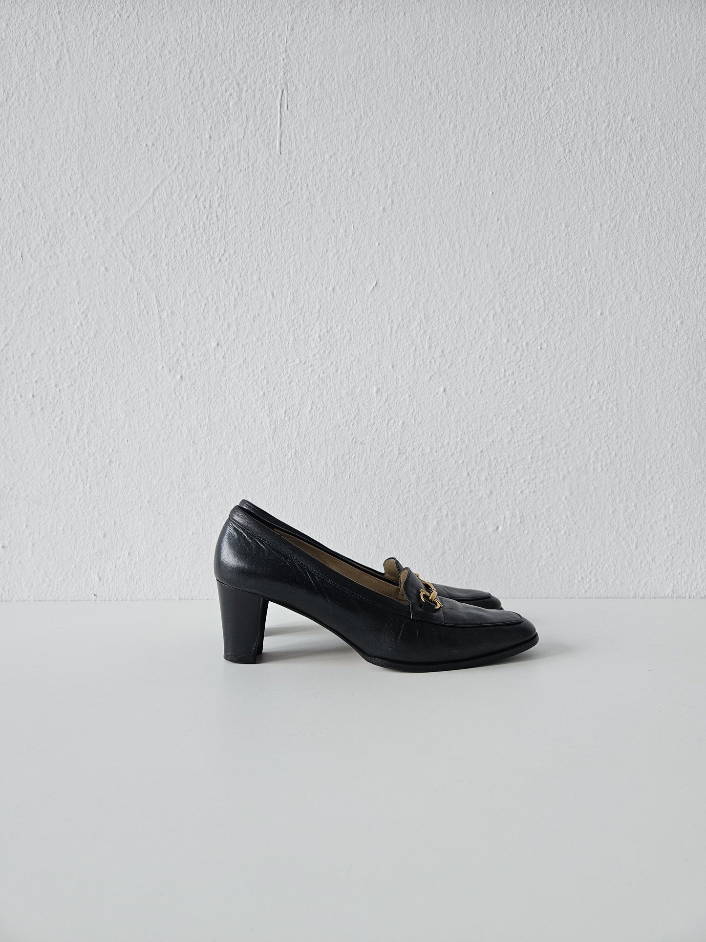 Vintage Gucci almond toe horsebit leather heels