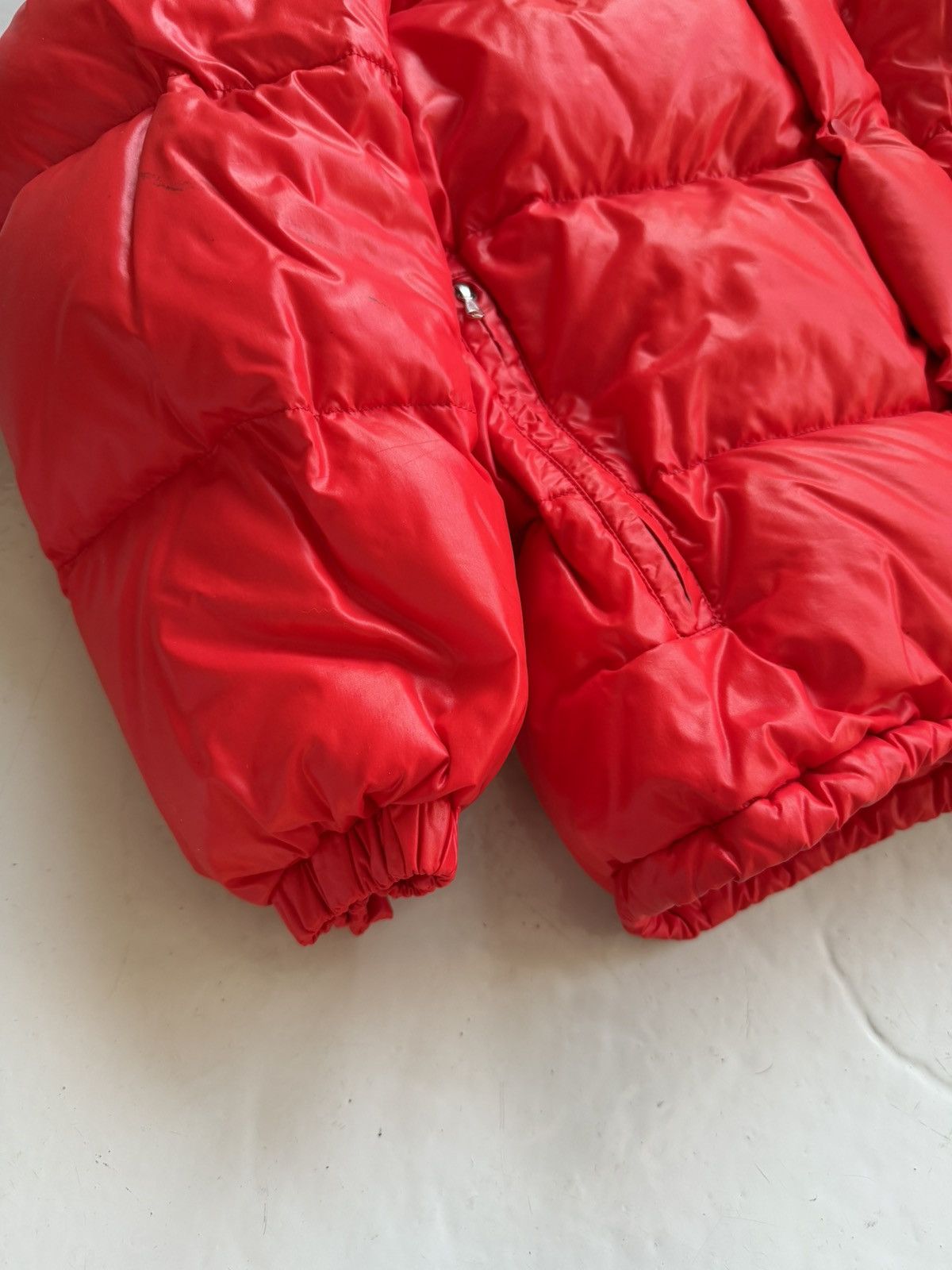 Vintage moncler puffer jacket with badge