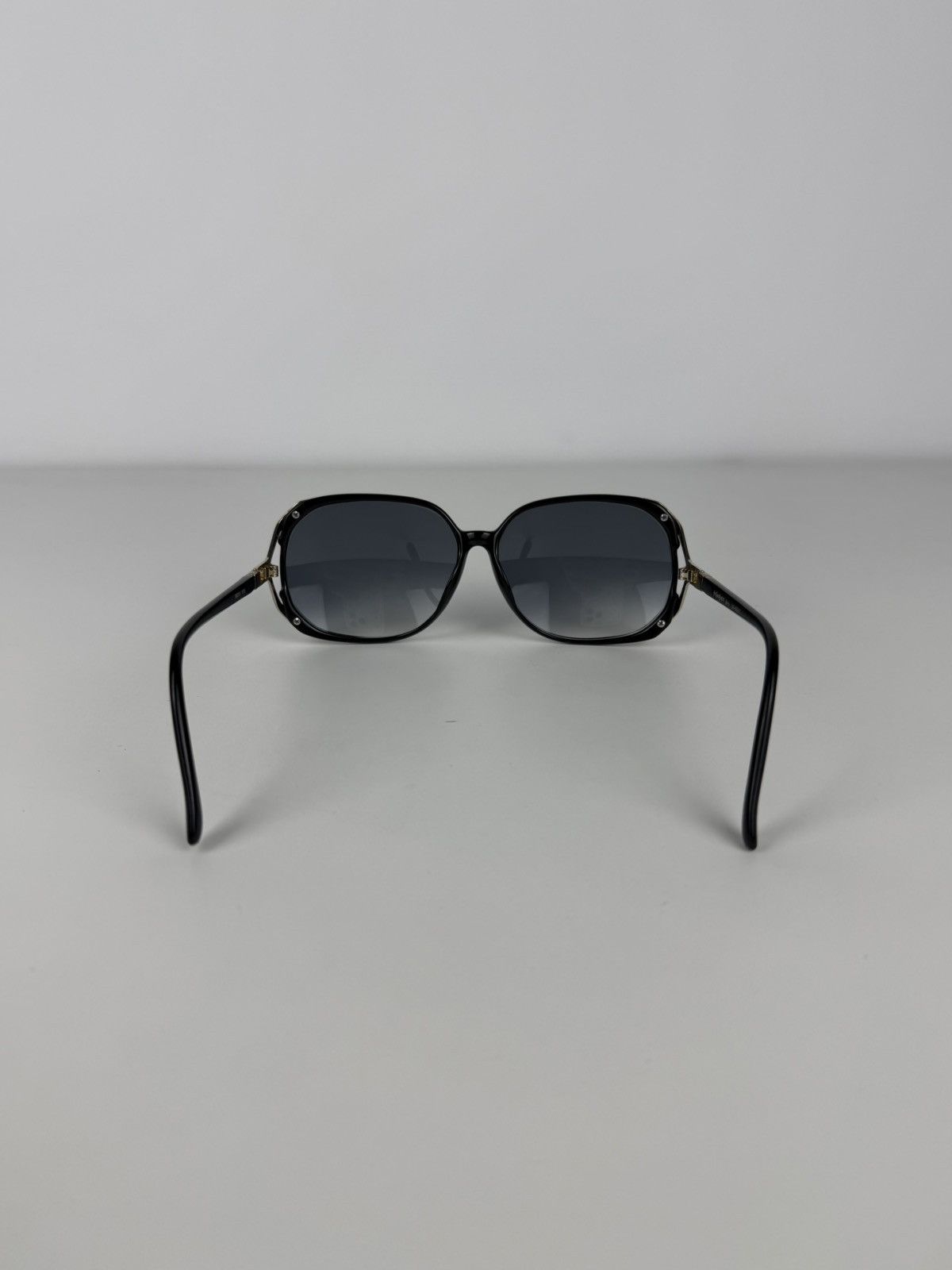Vintage 80s Yves Saint Laurent 30-8521 oversized sunglasses