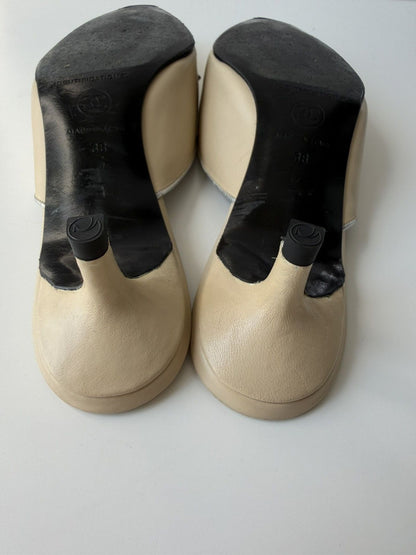 Vintage Chanel pointed toe bow kitten heels