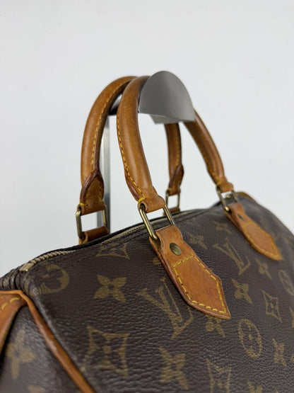 Vintage Louis Vuitton monogram speedy 25