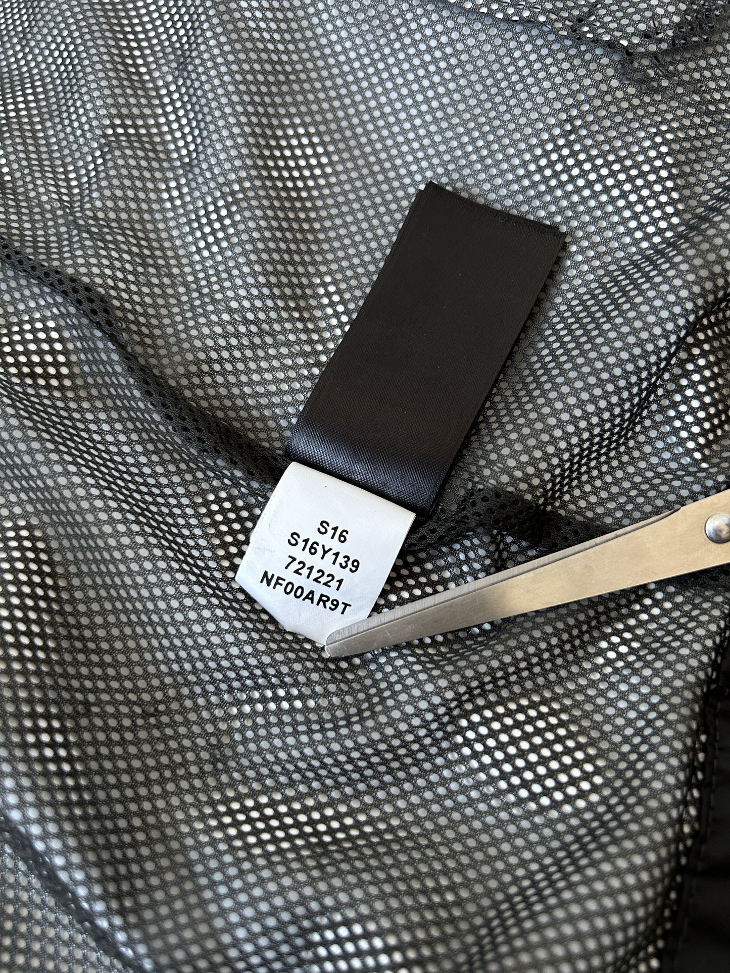 The north face hyvent membrane hooded shell rain jacket