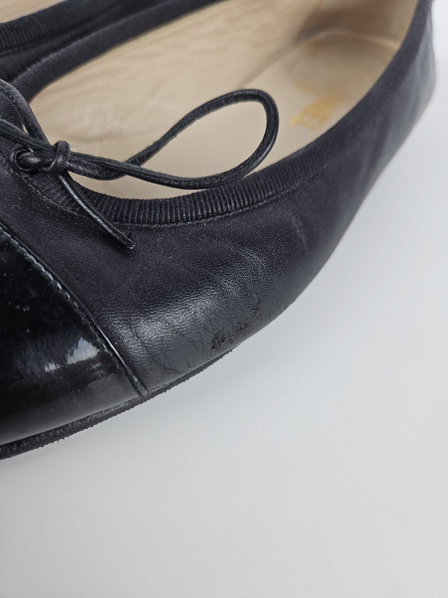 Vintage Chanel ribbon CC logo ballet flats