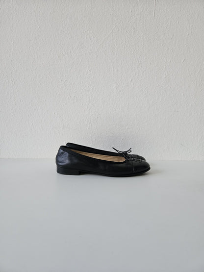 Vintage Chanel ribbon CC logo ballet flats