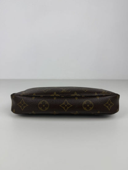 Louis Vuitton monogram pochette accessoires