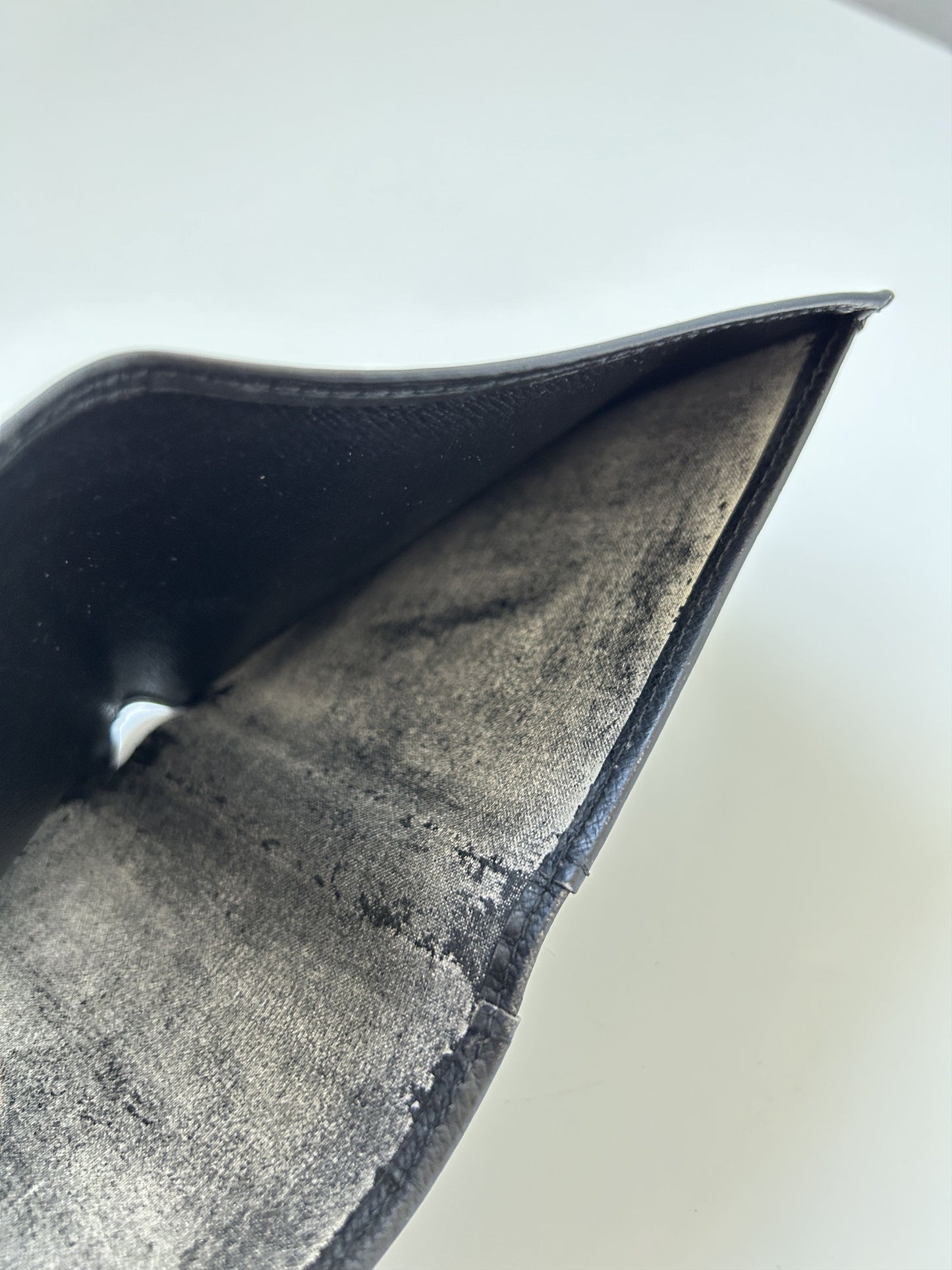 Louis vuitton bifold epi leather wallet