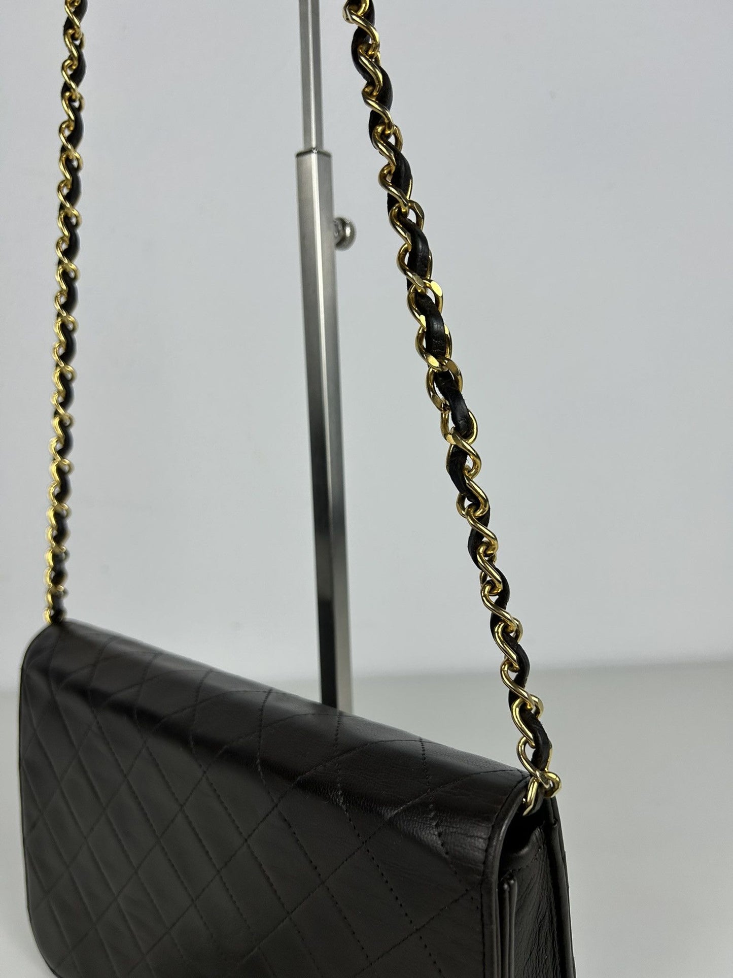 Vintage Chanel timeless/ classique in matelasse quilted lambskin