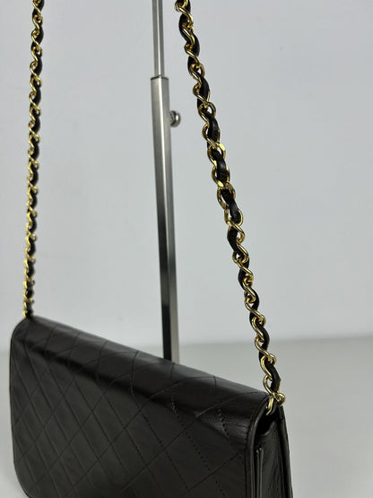 Vintage Chanel timeless/ classique in matelasse quilted lambskin