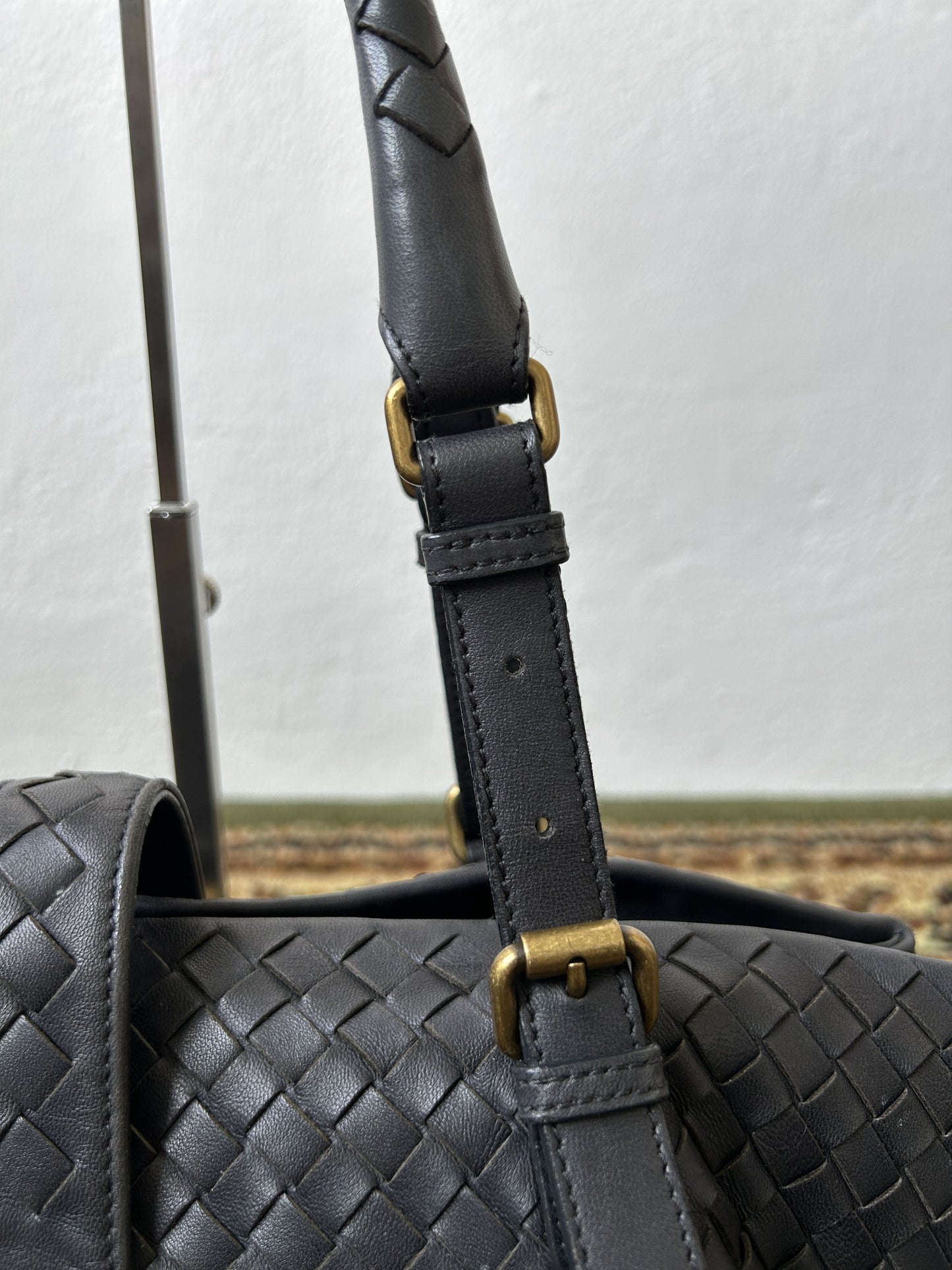 Bottega veneta intrecciato leather roma handbag