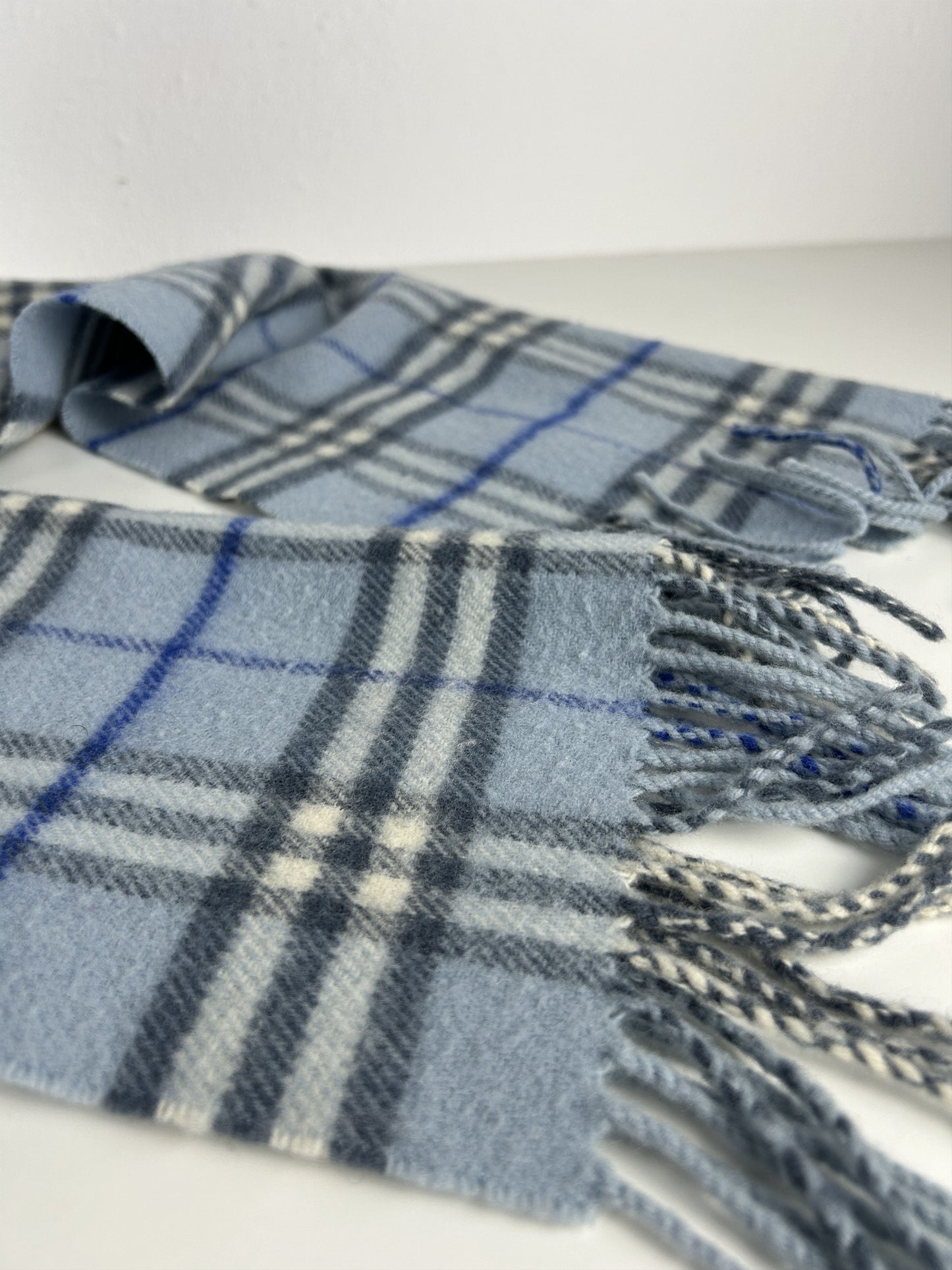 Vintage Burberry baby blue nova check wool scarf