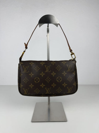 Louis Vuitton monogram pochette accessoires