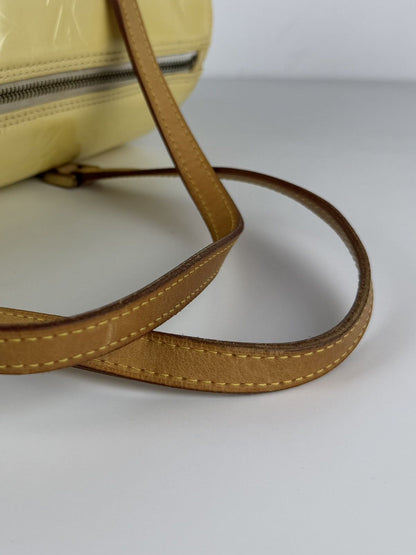 Louis Vuitton vernis monogram bedford handbag in buttery