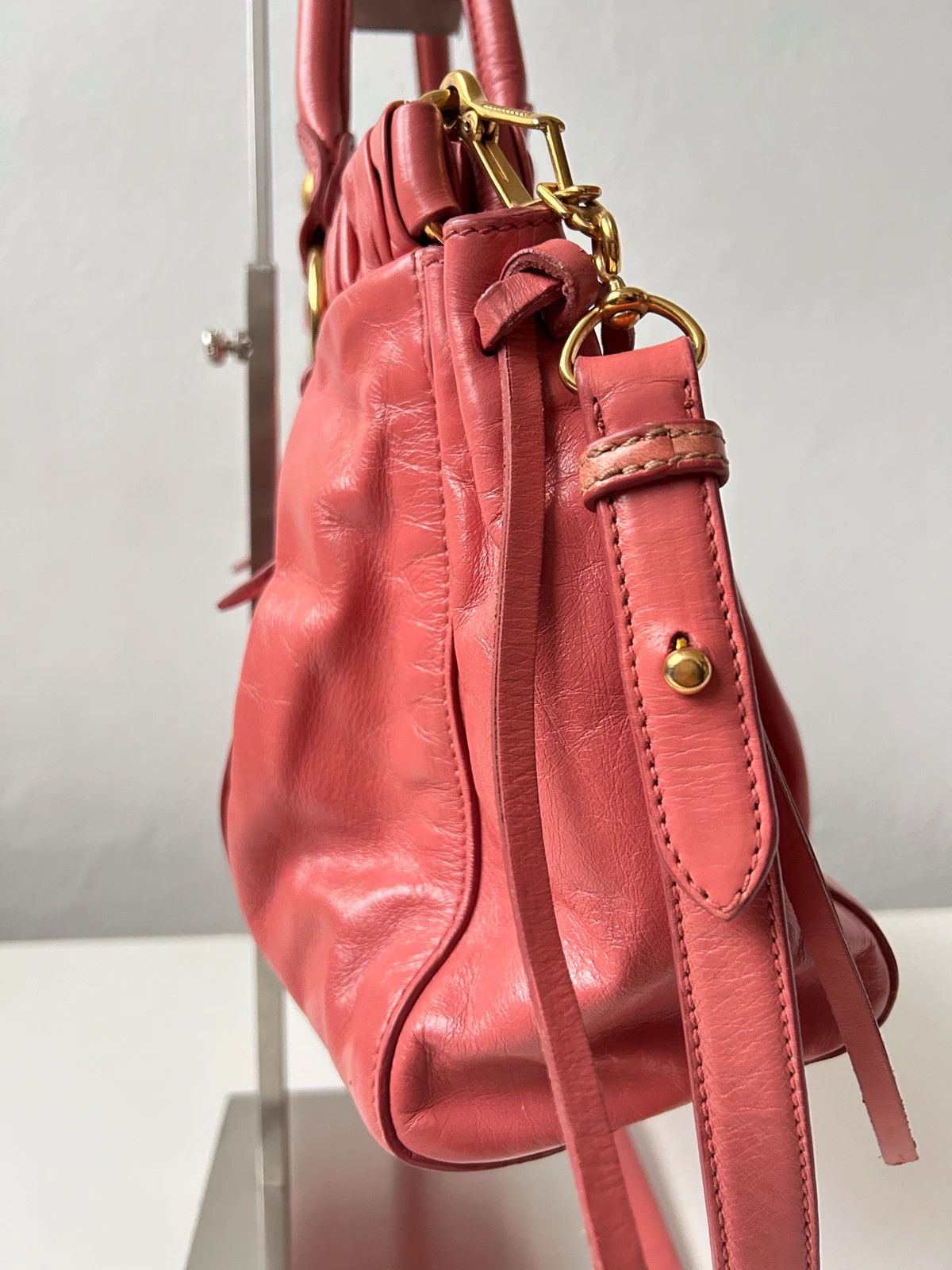 Miu miu vitello bauletto aperto handbag in coral pink