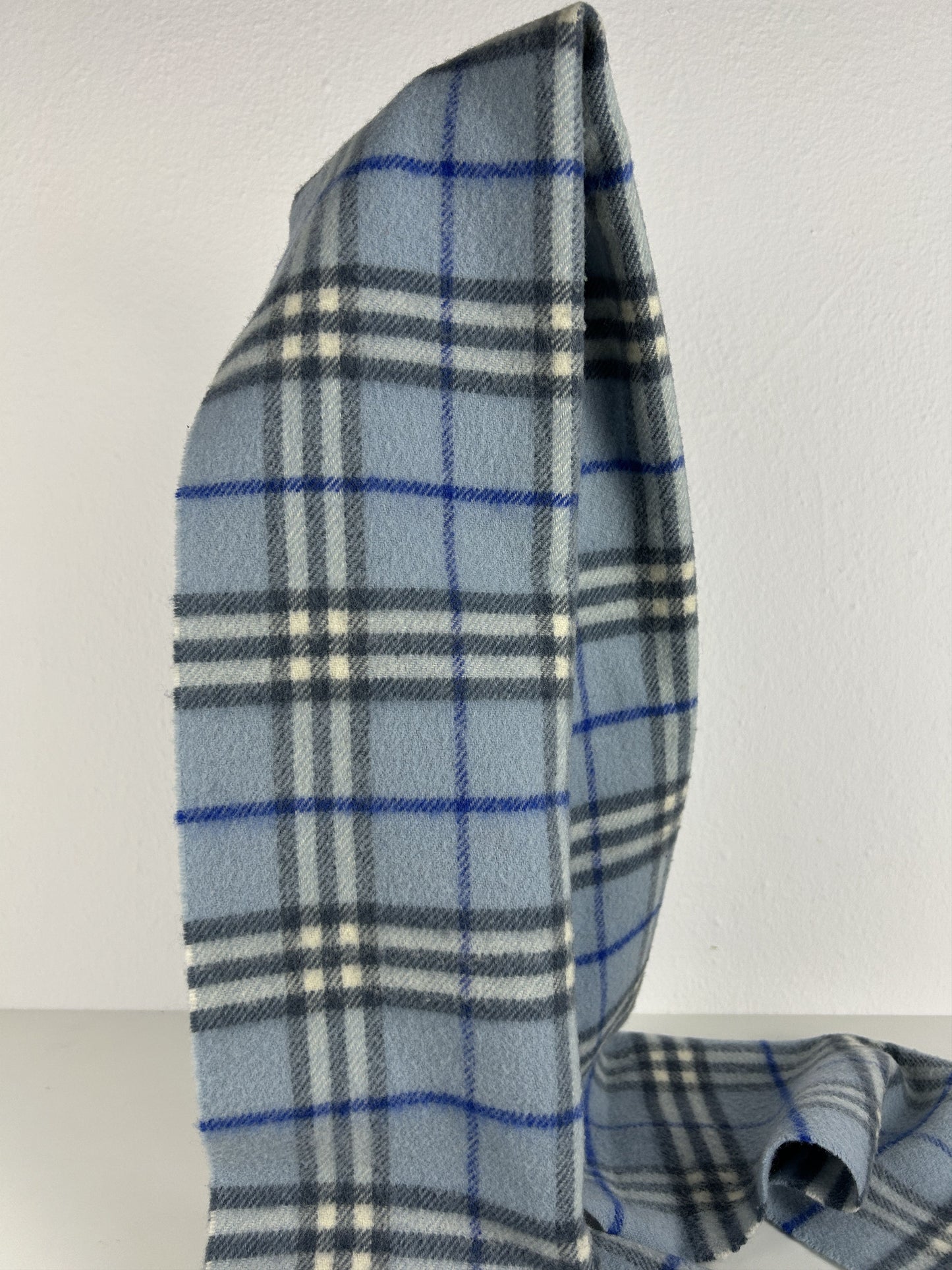 Vintage Burberry baby blue nova check wool scarf